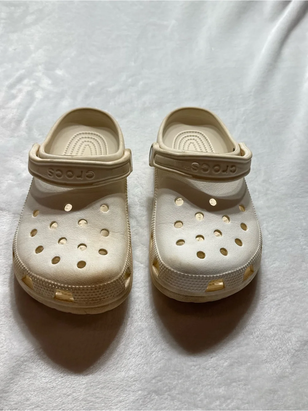 CROCS Classic Clog in Light Beige